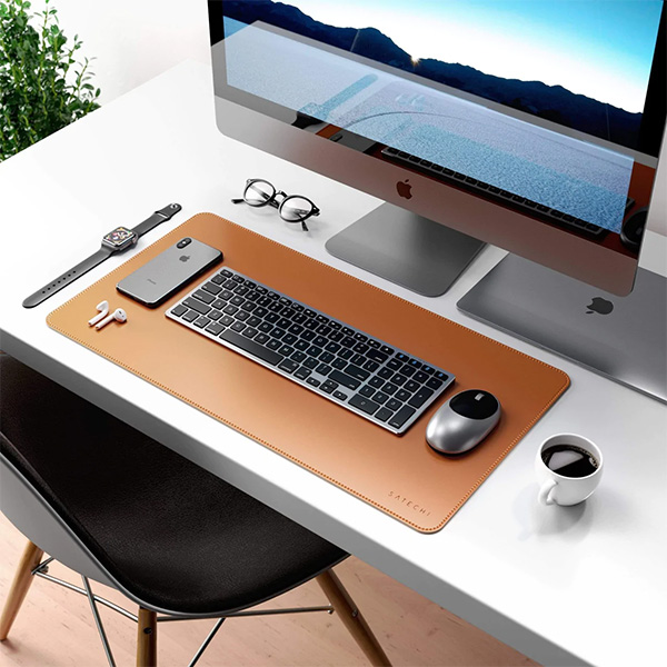 Craft your ideal workspace Workspace setup with 27 inch iMac and Satechi Accessories